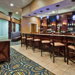 Отель Crowne Plaza Cleveland South-Independence гостиничный бар