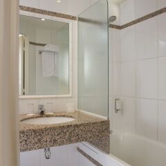 Отель Hôtel Pastel Paris Франция, Париж - отзывы, цены и фото номеров - забронировать отель Hôtel Pastel Paris онлайн ванная