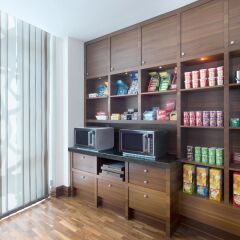 Отель Hilton Garden Inn Dubai Al Muraqabat развлечения