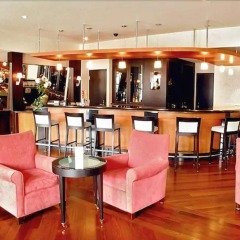Отель Hôtel Le Cantlie Suites Канада, Монреаль - отзывы, цены и фото номеров - забронировать отель Hôtel Le Cantlie Suites онлайн гостиничный бар