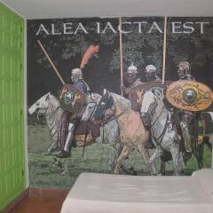 Отель Hostal Temático El Cid Испания, Фуэнхирола - отзывы, цены и фото номеров - забронировать отель Hostal Temático El Cid онлайн комната для гостей фото 4