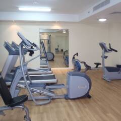 Отель Premier Inn Dubai Investment Park фитнесс-зал фото 3
