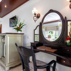Отель Thavorn Beach Village Resort & Spa Phuket Таиланд, Пхукет - 4 отзыва об отеле, цены и фото номеров - забронировать отель Thavorn Beach Village Resort & Spa Phuket онлайн удобства в номере