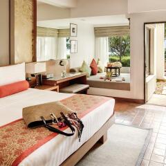 Отель Outrigger Laguna Phuket Beach Resort 5* Улучшенный номер с различными типами кроватей фото 3