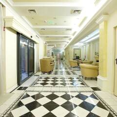 Queen's Court Hotel &Residence спа
