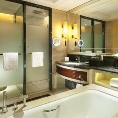 Отель Hilton Xian Китай, Сиань - отзывы, цены и фото номеров - забронировать отель Hilton Xian онлайн ванная фото 2