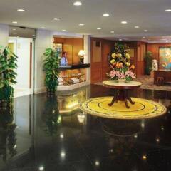 Golden Crown China Hotel гостиничный бар