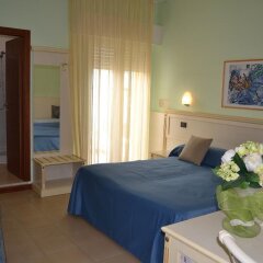 Hotel Zeus сейф в номере
