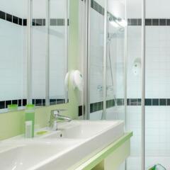 Отель ibis Styles München Ost - Messe (ex EuroHotel & Suites München) Германия, Мюнхен - 7 отзывов об отеле, цены и фото номеров - забронировать отель ibis Styles München Ost - Messe (ex EuroHotel & Suites München) онлайн ванная фото 2