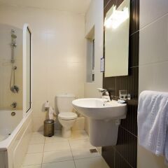 Отель Blubay Apartments by ST Hotel Мальта, Гзира - отзывы, цены и фото номеров - забронировать отель Blubay Apartments by ST Hotel онлайн ванная фото 2