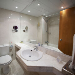 Adams Beach Hotel Deluxe Wing - Только для взрослых ванная фото 2