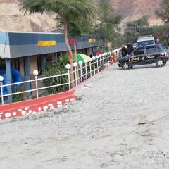 Отель Taj Riverside Resort and Adventure Непал, Катманду - отзывы, цены и фото номеров - забронировать отель Taj Riverside Resort and Adventure онлайн парковка