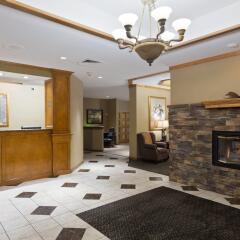 Отель Chicago Club Inn & Suites интерьер отеля