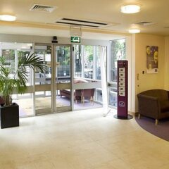 Отель Premier Inn London Euston интерьер отеля