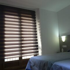 Отель Hostal Drassanes комната для гостей