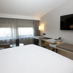 AC Hotel Colón Valencia by Marriott удобства в номере фото 2