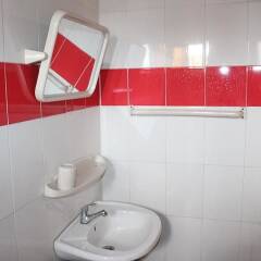 Отель Banilux Guest House Нигерия, Лагос - отзывы, цены и фото номеров - забронировать отель Banilux Guest House онлайн ванная фото 2