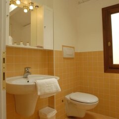 Отель Guest House Al Milion Италия, Венеция - отзывы, цены и фото номеров - забронировать отель Guest House Al Milion онлайн ванная фото 2