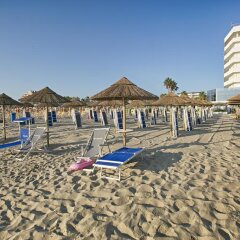 Отель Sea Lion Hotel Италия, Монтезильвано - отзывы, цены и фото номеров - забронировать отель Sea Lion Hotel онлайн пляж фото 2