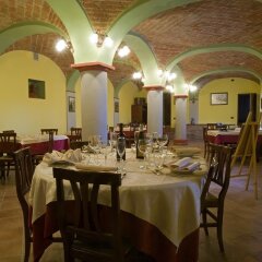 Отель Agriturismo Podere La Piazza Костиглиоле-д'Асти питание