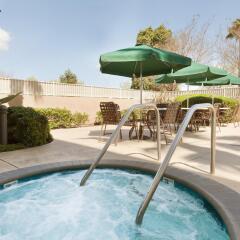 Отель Hilton Garden Inn San Jose/Milpitas бассейн
