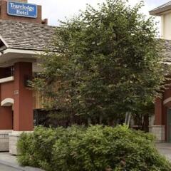 Отель Travelodge by Wyndham Ottawa West Канада, Оттава - отзывы, цены и фото номеров - забронировать отель Travelodge by Wyndham Ottawa West онлайн вид на фасад