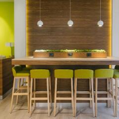 Отель Courtyard by Marriott Madrid Princesa в номере фото 2