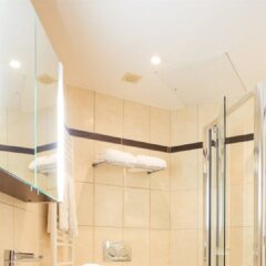 Отель Gounod Hotel Франция, Ницца - 7 отзывов об отеле, цены и фото номеров - забронировать отель Gounod Hotel онлайн ванная
