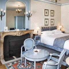 Отель Relais & Châteaux Château des Avenieres Франция, Крюсей - отзывы, цены и фото номеров - забронировать отель Relais & Châteaux Château des Avenieres онлайн комната для гостей фото 5