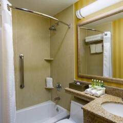Отель Holiday Inn Express - New York City Chelsea ванная