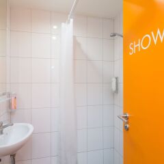 Отель Le Petit Hotel Prague Чехия, Прага - 9 отзывов об отеле, цены и фото номеров - забронировать отель Le Petit Hotel Prague онлайн ванная