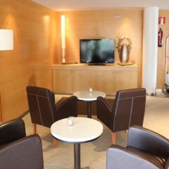 Отель HLG CityPark Sant Just развлечения