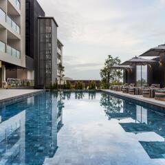 Hotel IKON Phuket бассейн