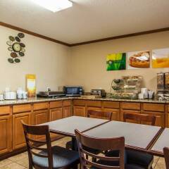 Quality Inn Suites Eldridge Davenport North In Le Claire United