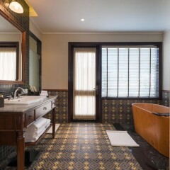 Essence Hoi An Hotel & Spa ванная