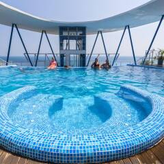 Отель SOL Marina Palace Болгария, Несебр - отзывы, цены и фото номеров - забронировать отель SOL Marina Palace онлайн бассейн