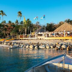 Отель Boathouse Nanuya пляж