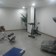 Отель Aparthotel Tropicana фитнесс-зал фото 2