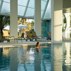 Отель Louis Imperial Beach бассейн