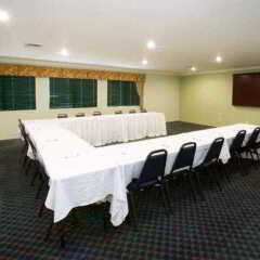 Отель Best Western Town & Country Lodge