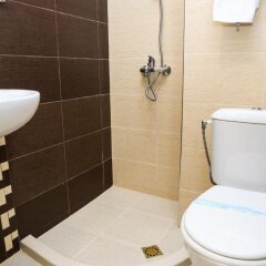 Отель Bulgaria Болгария, Карджали - отзывы, цены и фото номеров - забронировать отель Bulgaria онлайн ванная
