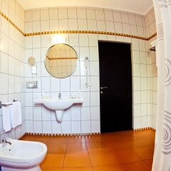 Гостиница Николаевский в Ростове-на-Дону 13 отзывов об отеле, цены и фото номеров - забронировать гостиницу Николаевский онлайн Ростов-на-Дону ванная