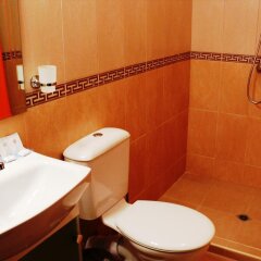 Отель Family Hotel Bela Болгария, Трявна - отзывы, цены и фото номеров - забронировать отель Family Hotel Bela онлайн ванная фото 2