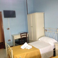 Отель B&B Napoli Stazione комната для гостей фото 5