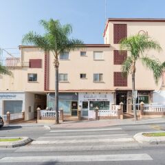 Отель MalagaSuite Beach Relax & Terrace Торремолинос парковка