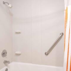 Отель Quality Inn and Suites Summit County ванная