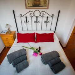 Отель Holidays2Torremolinos Low Cost 2 Торремолинос комната для гостей фото 2