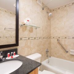 Отель Days Inn by Wyndham Washington DC/Connecticut Avenue ванная
