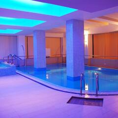 Hotel Nevis Wellness & SPA бассейн фото 3