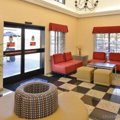 Отель Best Western Plus Raffles Inn & Suites интерьер отеля фото 2